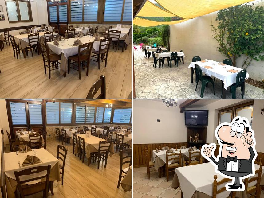 Dai un'occhiata agli interni di ristorante La Bella Napoli