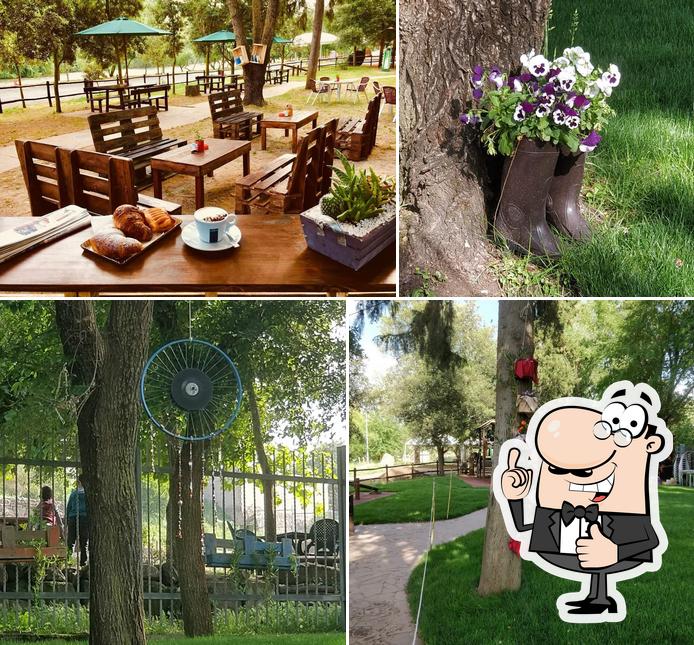 Upside Down Kiosk-Bar