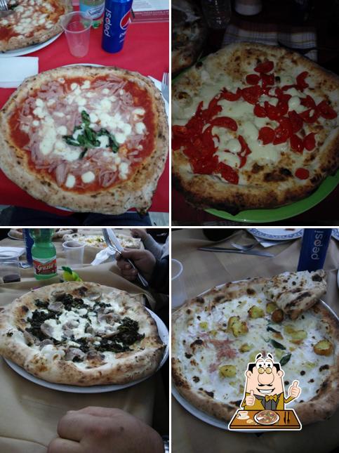 Scegli una pizza a La Locanda di Balanzone