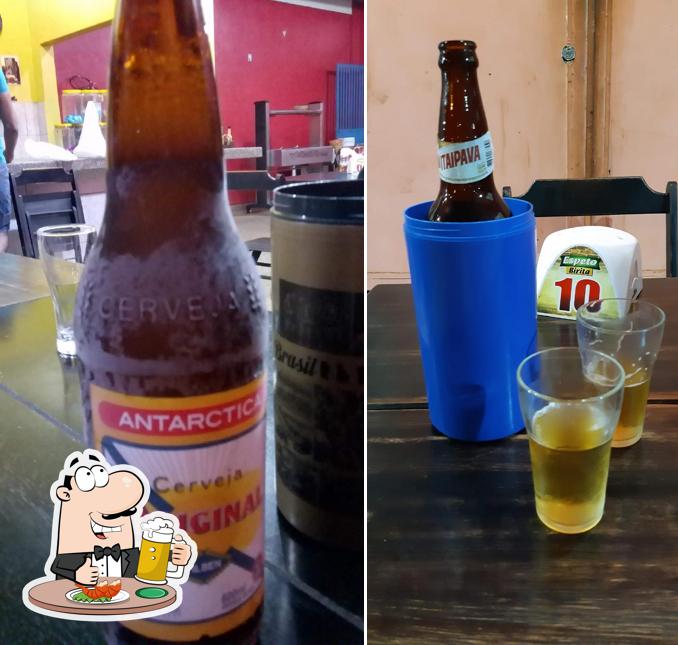 Você pode tomar um copo de cerveja leve ou escura