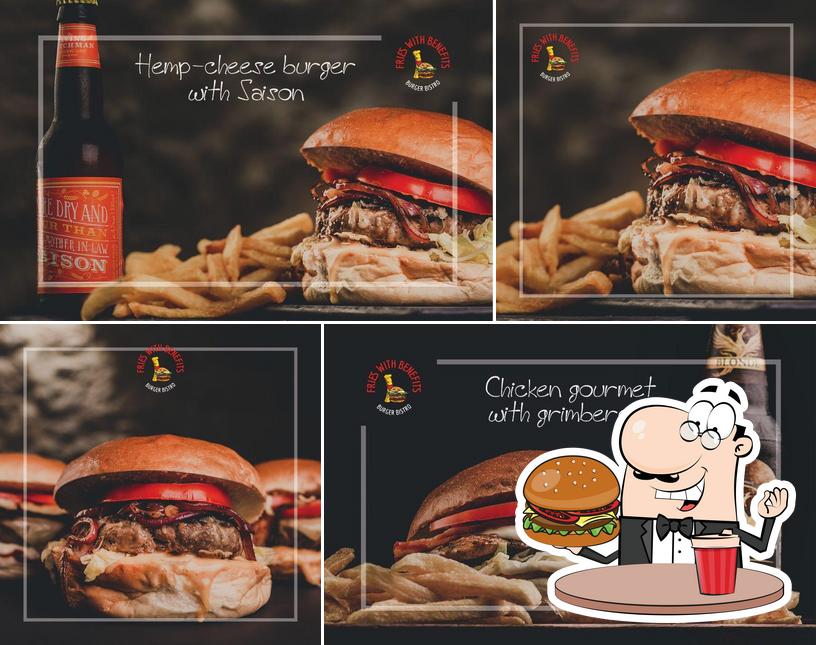 Попробуйте гамбургеры в "Fries with Benefits - Burger Bistro"