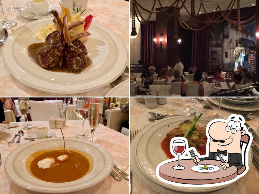 Еда в "La Comedie - French Restaurant"