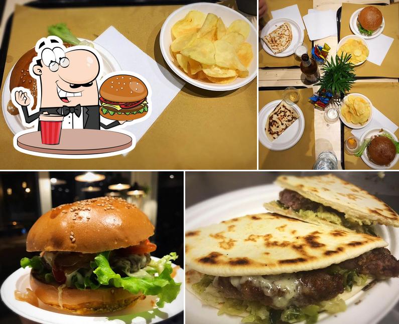 Prenditi un hamburger a Bottega 50 Piadineria Hamburgeria