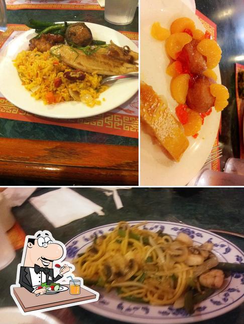 Food at Double Dragon buffet