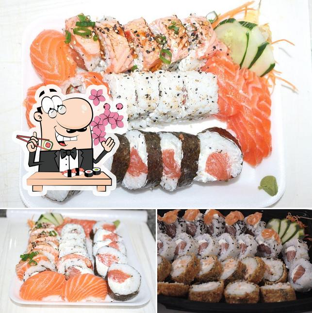 Rolos de sushi são servidos no JouJou Sushi Delivery