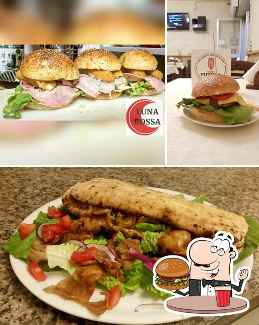 Prenditi un hamburger a Luna Rossa Prenditi un hamburger a Luna Rossa