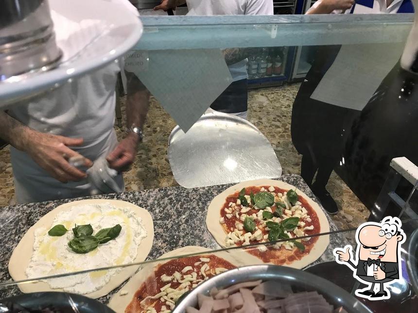 Voir la photo de Trattoria Pizzeria Dante