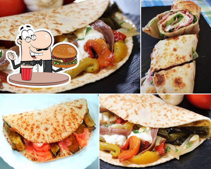 Prova un hamburger a Piadineria Ro Magna Piada