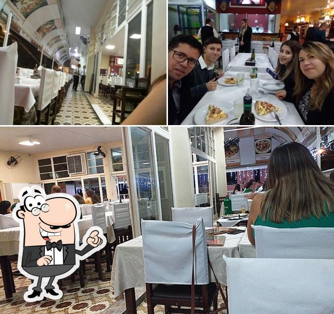 O interior do Restaurante, Choperia e Pizzaria Fênix