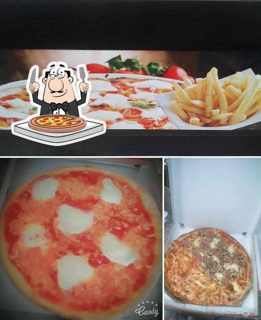 Scegli una pizza a Pizzeria Santa Maria