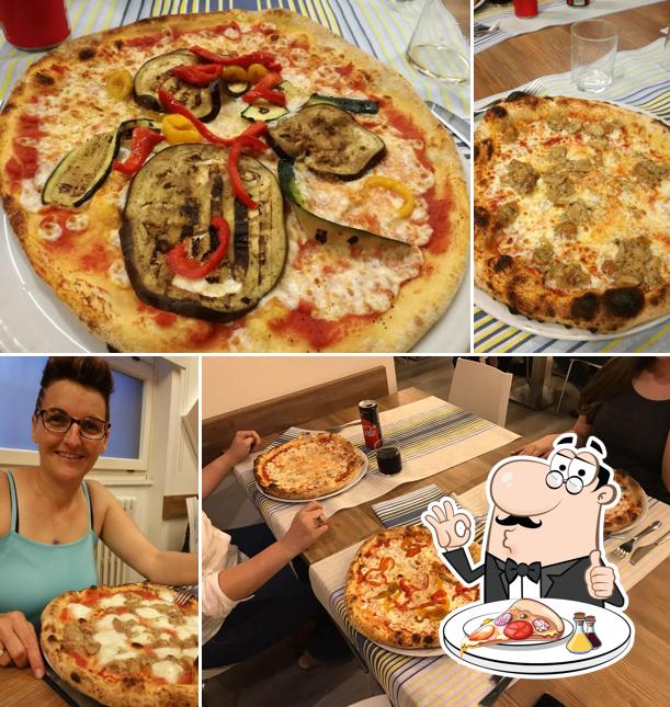 Prenditi una pizza a Marina Pizzeria con Cucina