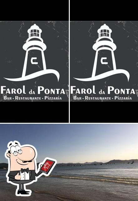 O exterior do Farol da Ponta