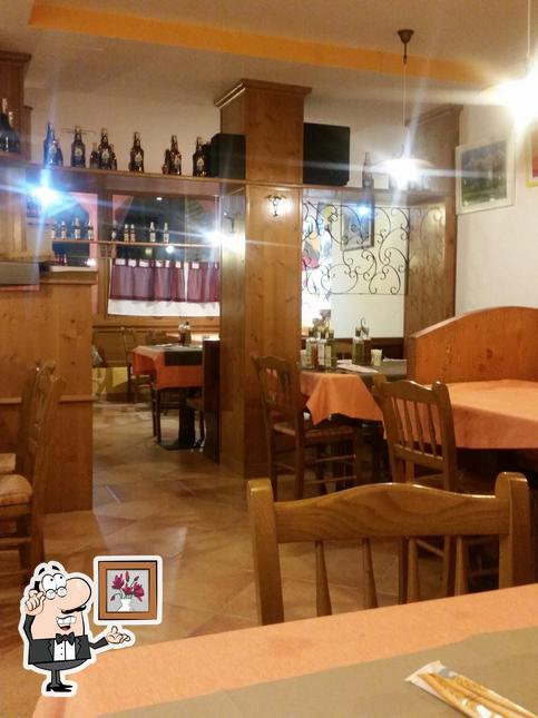 Gli interni di PIZZERIA BAR DA PETERLE