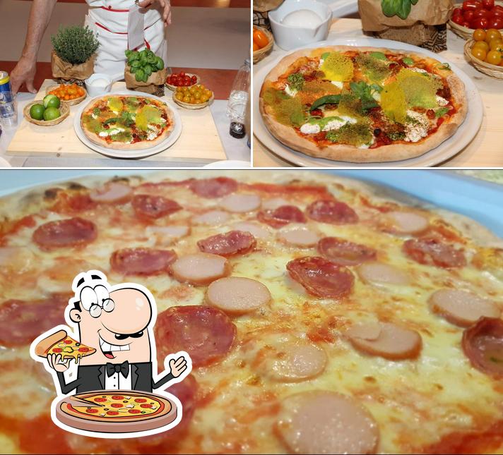 Ordina una pizza a Pizzeria La Rotonda