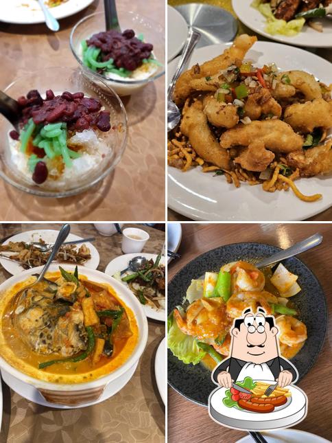 Food at Yahoo Restaurant (Chinese and Malaysia cuisine)