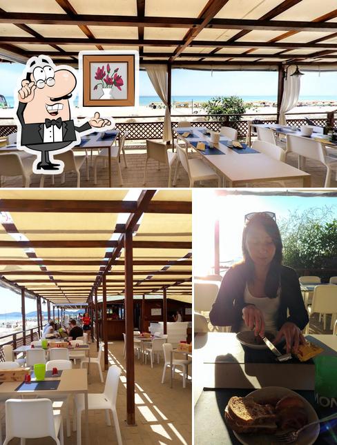 Gli interni di Peperoncino Marino Ristorante & Bar sulla spiaggia