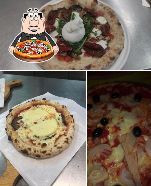 Scegli una pizza a La viestana pizzeria paposceria