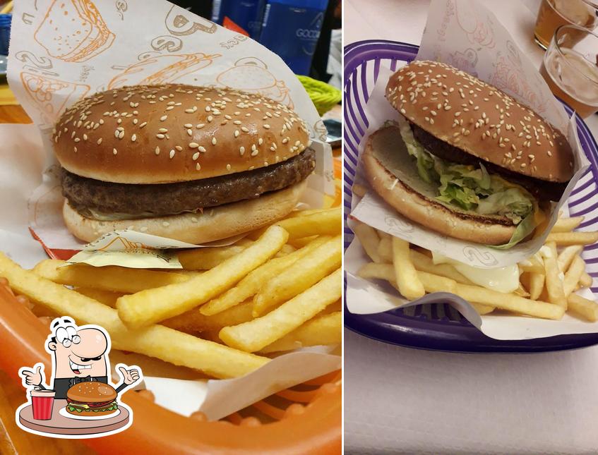 Ordina un hamburger a Da Panzabella - Hamburger e Piadine Fano