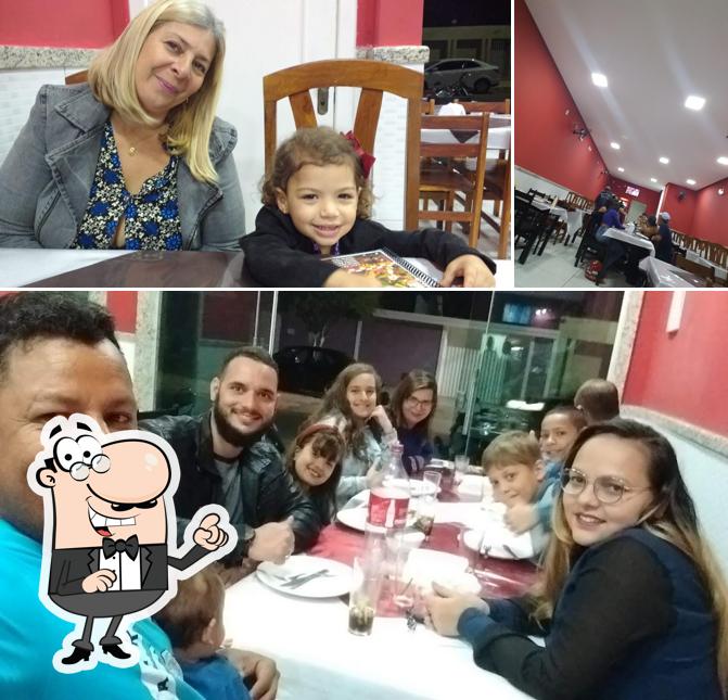 O interior do Realeza Pizzaria