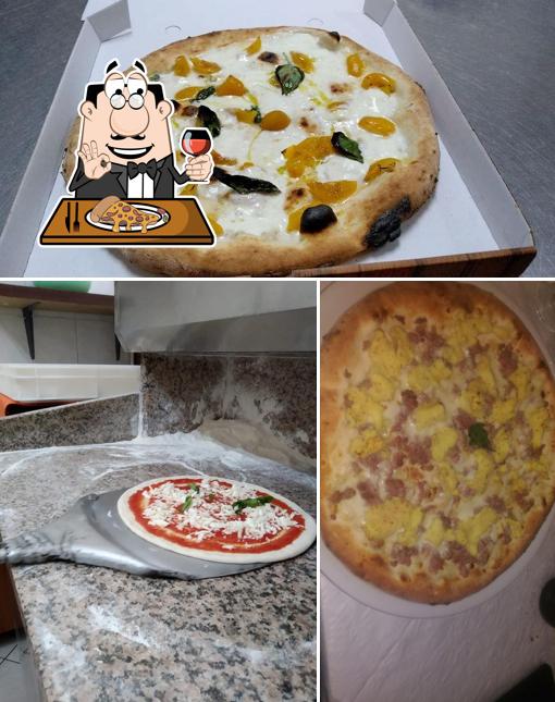 Choisissez des pizzas à Mezza Luna