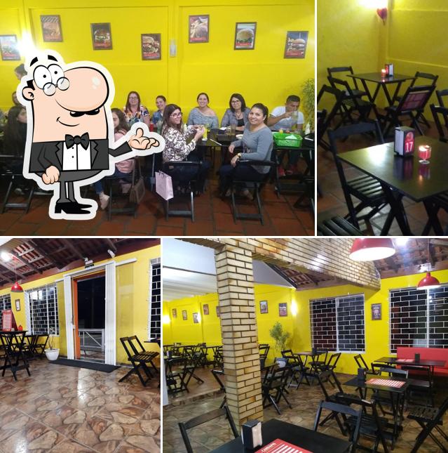 O interior do Baba Burguer