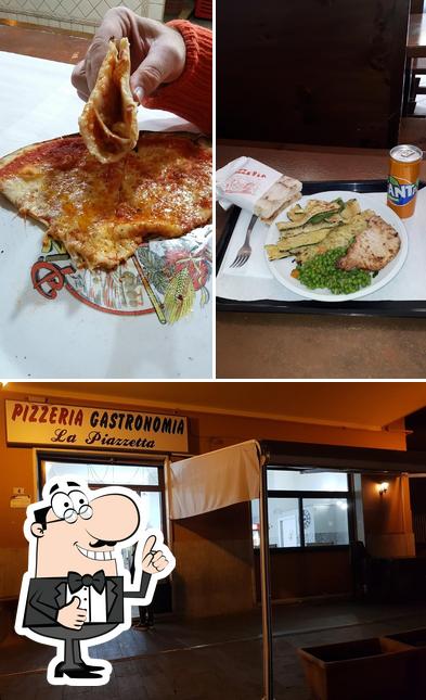 Guarda la foto di Pizzeria La Piazzetta