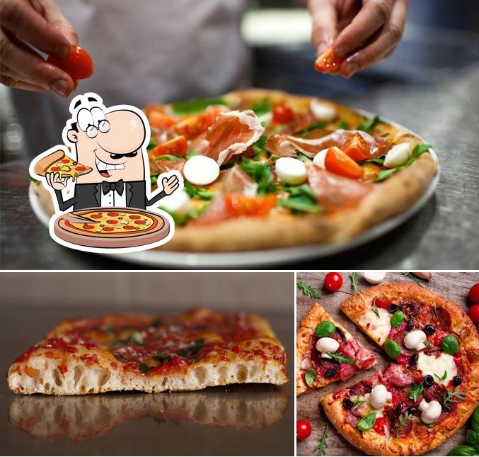 Get pizza at Pizzeria Sharm Borgomanero