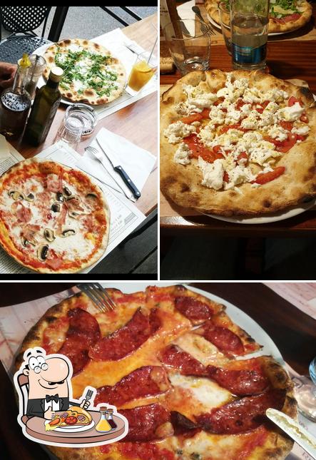 Scegli una pizza a Ristorante Pizzeria Rotta dello Zodiaco Sas