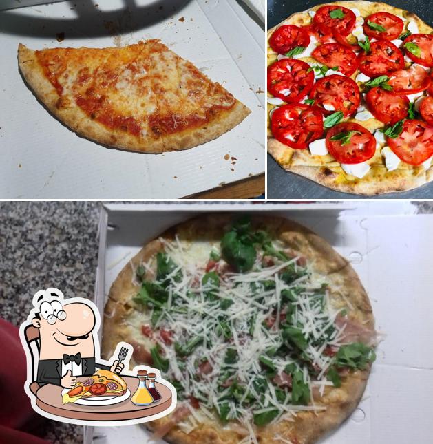 Scegli una pizza a Pizzeria Selvaggio