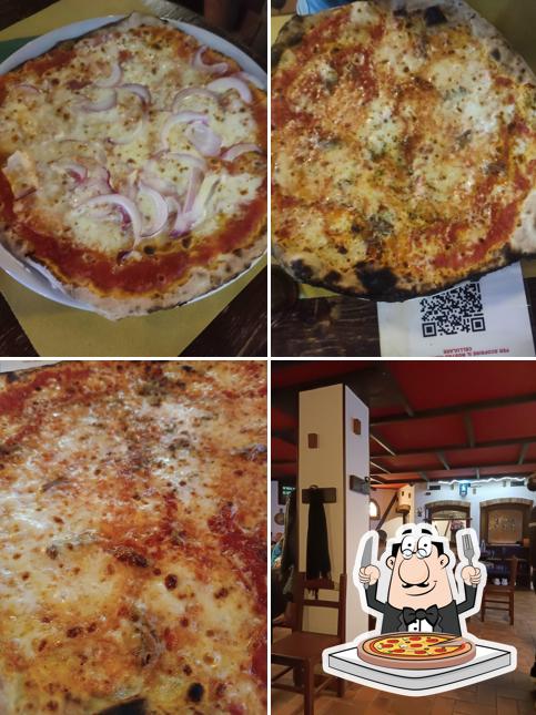 Scegli una pizza a Pizzeria Magna Rosa