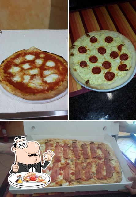 Ordina una pizza a Pizzeria Mediterranea Di Gulli Antonio