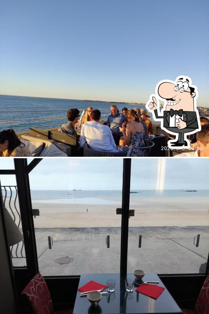 Voici une image de Bar Rooftop l'Ambassadeur