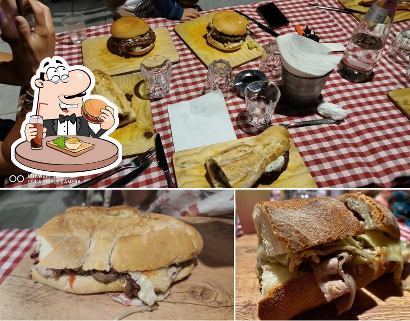 Probiert einen Burger bei Panineria 'Ino - Pan'Ino d'Autore