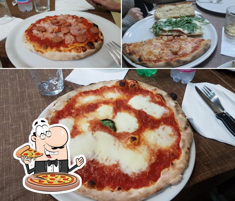 Prenez des pizzas à Napoli è