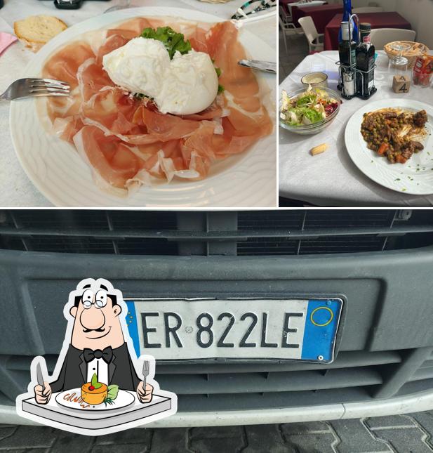 Questa è la foto che presenta la cibo e esterno di Distributore Bioil-L'Oasi