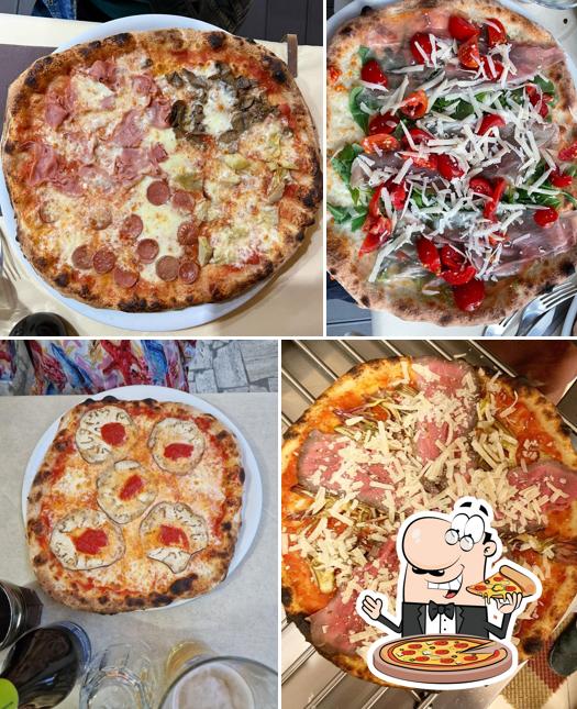 A Pizzeria Pic Nic Di Mascelloni Marco, puoi provare una bella pizza