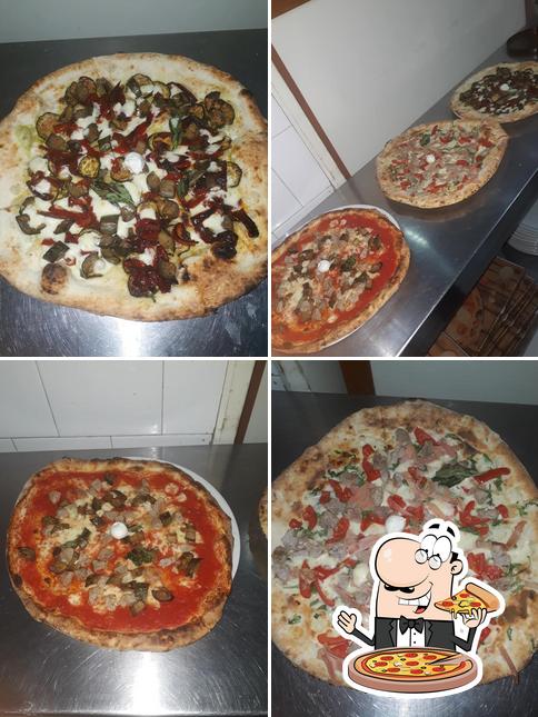 Scegli una pizza a Pizzeria la Vecchia Napoli