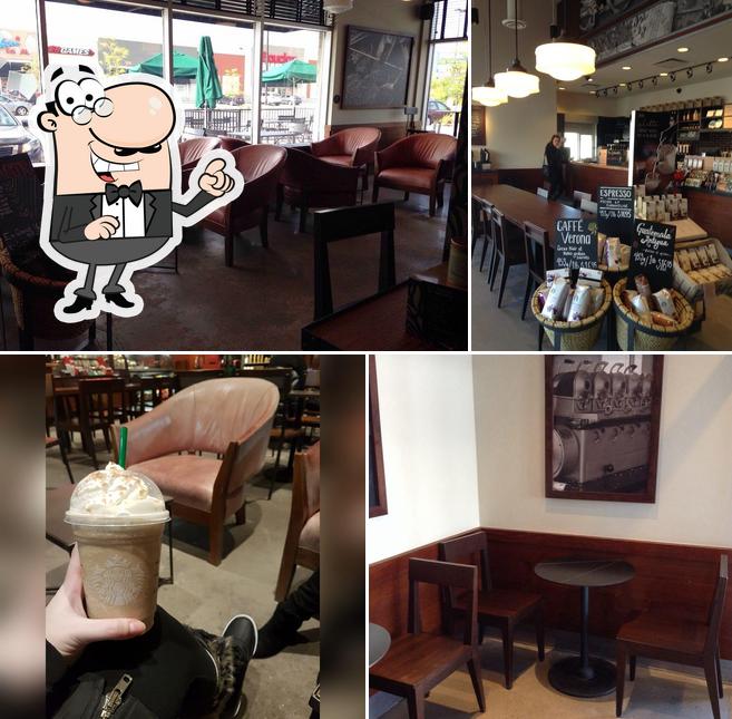 L'intérieur de Starbucks