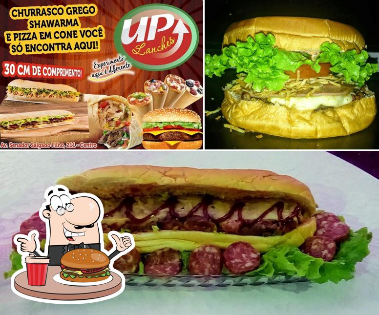 Consiga um hambúrguer no Lanchonete Up Lanches