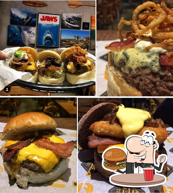 Delicie-se com um hambúrguer no Mavericks Burger & Beer