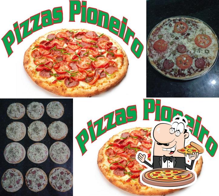 Pick pizza at Lanches Pioneiro