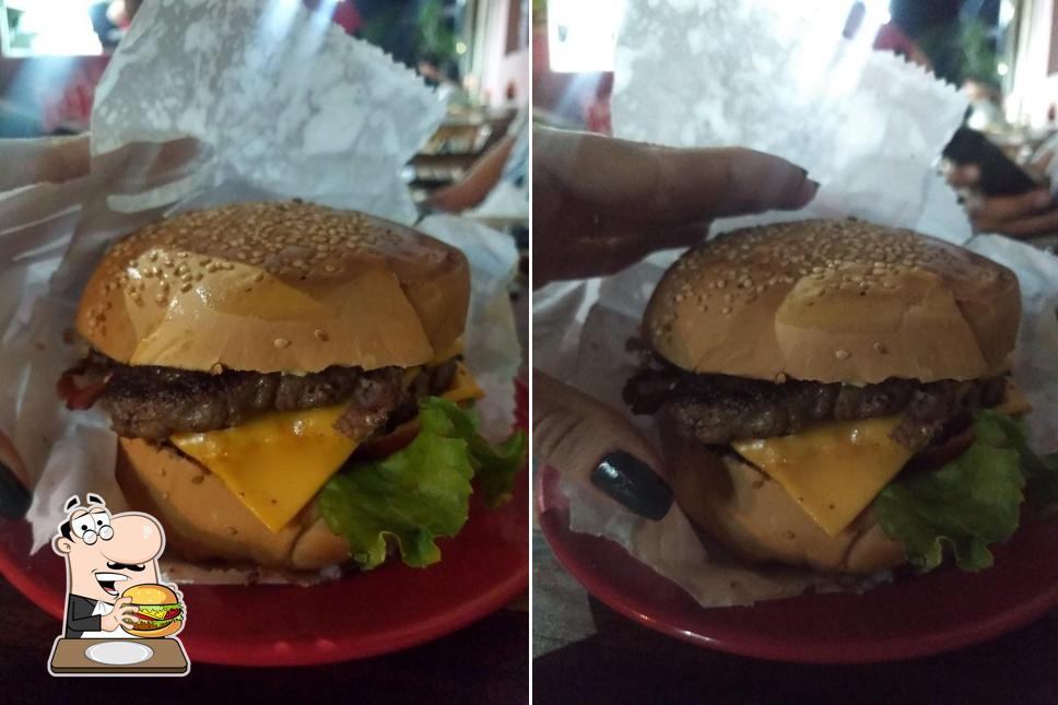 Experimente um hambúrguer no Jájá Lanches