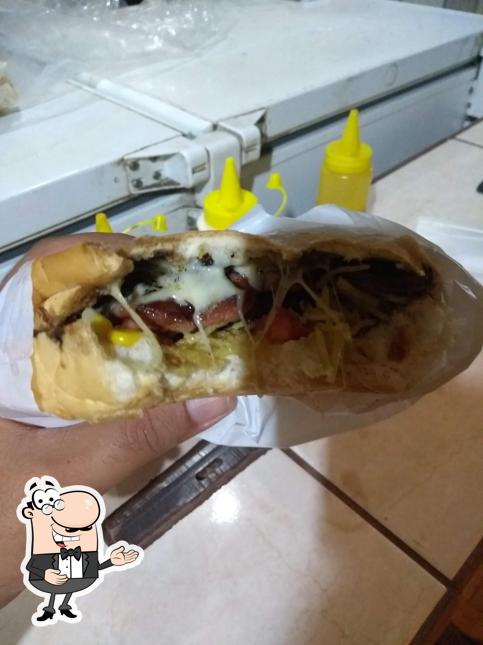 Look at the photo of Tuca Lanches