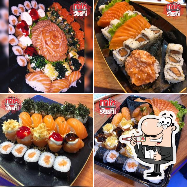 Rolos de sushi são oferecidos por Mix Sushi