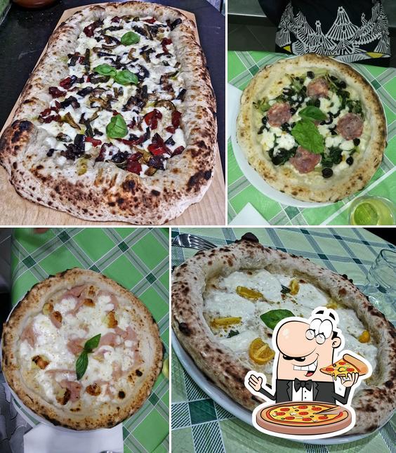 Ordina una pizza a PIZZERIA PAPILLA Pluricampione del Mondo