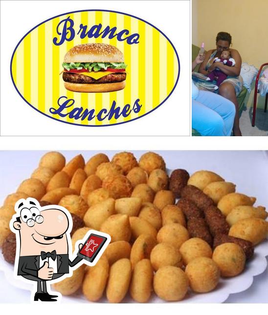 Look at the image of Branco Lanches