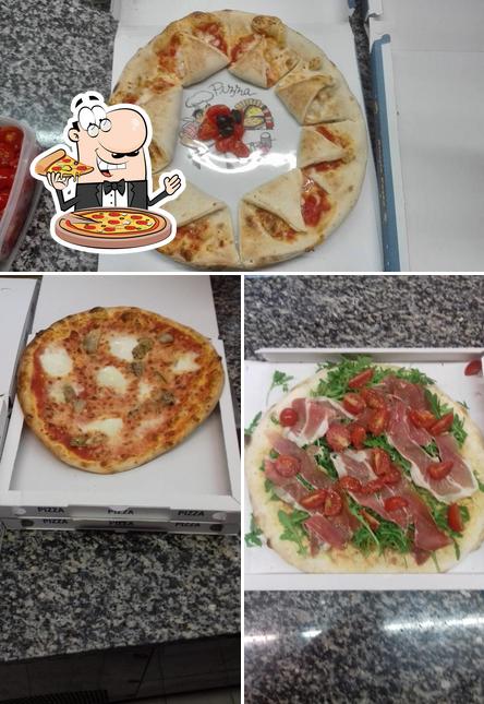 Prenditi una pizza a Pizzeria grande piramide d'Egitto