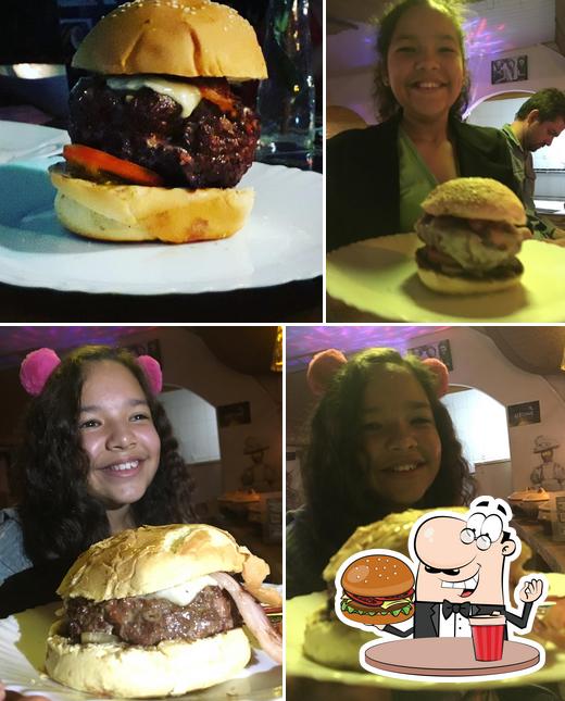 Consiga um hambúrguer no Macaxeira Restaurante