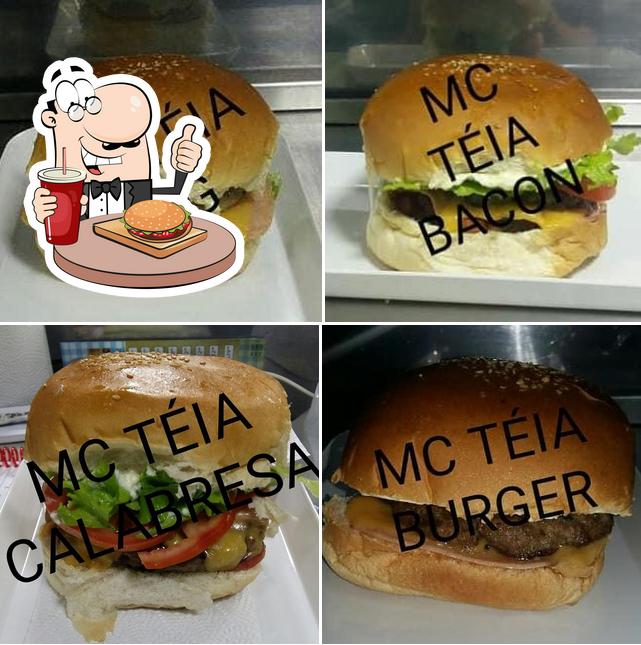 Experimente um hambúrguer no MC TÉIA BURGER'S