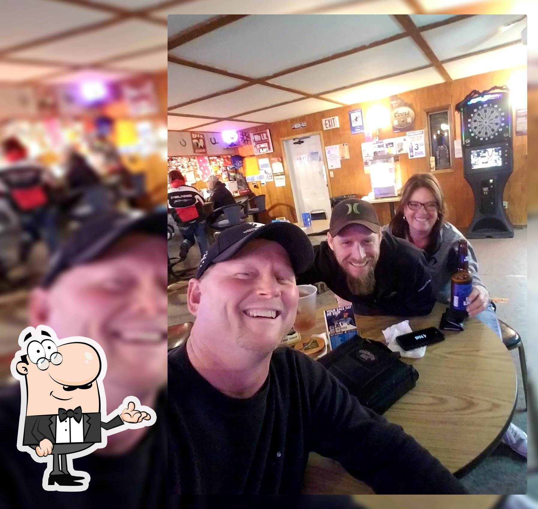 The Red Light Bar and Grill in Max Restaurant reviews